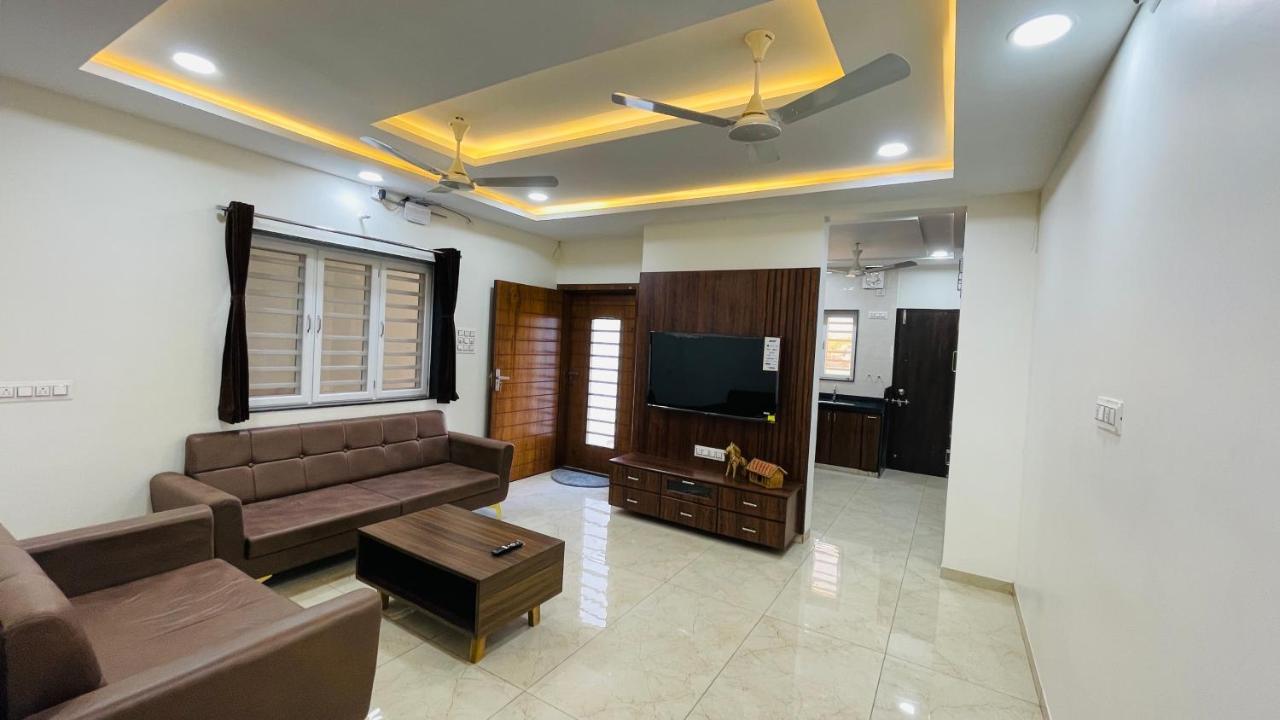 Luxurious 3 Bhk Villa In Bhuj - Shivani Homestay Bagian luar foto