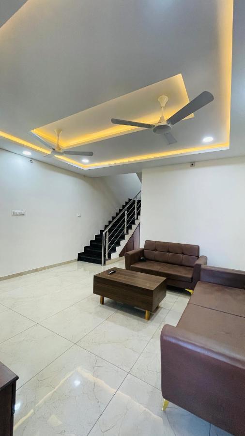Luxurious 3 Bhk Villa In Bhuj - Shivani Homestay Bagian luar foto