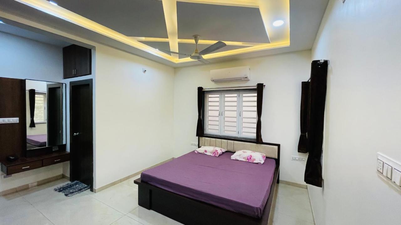 Luxurious 3 Bhk Villa In Bhuj - Shivani Homestay Bagian luar foto