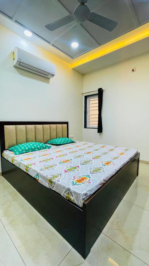 Luxurious 3 Bhk Villa In Bhuj - Shivani Homestay Bagian luar foto